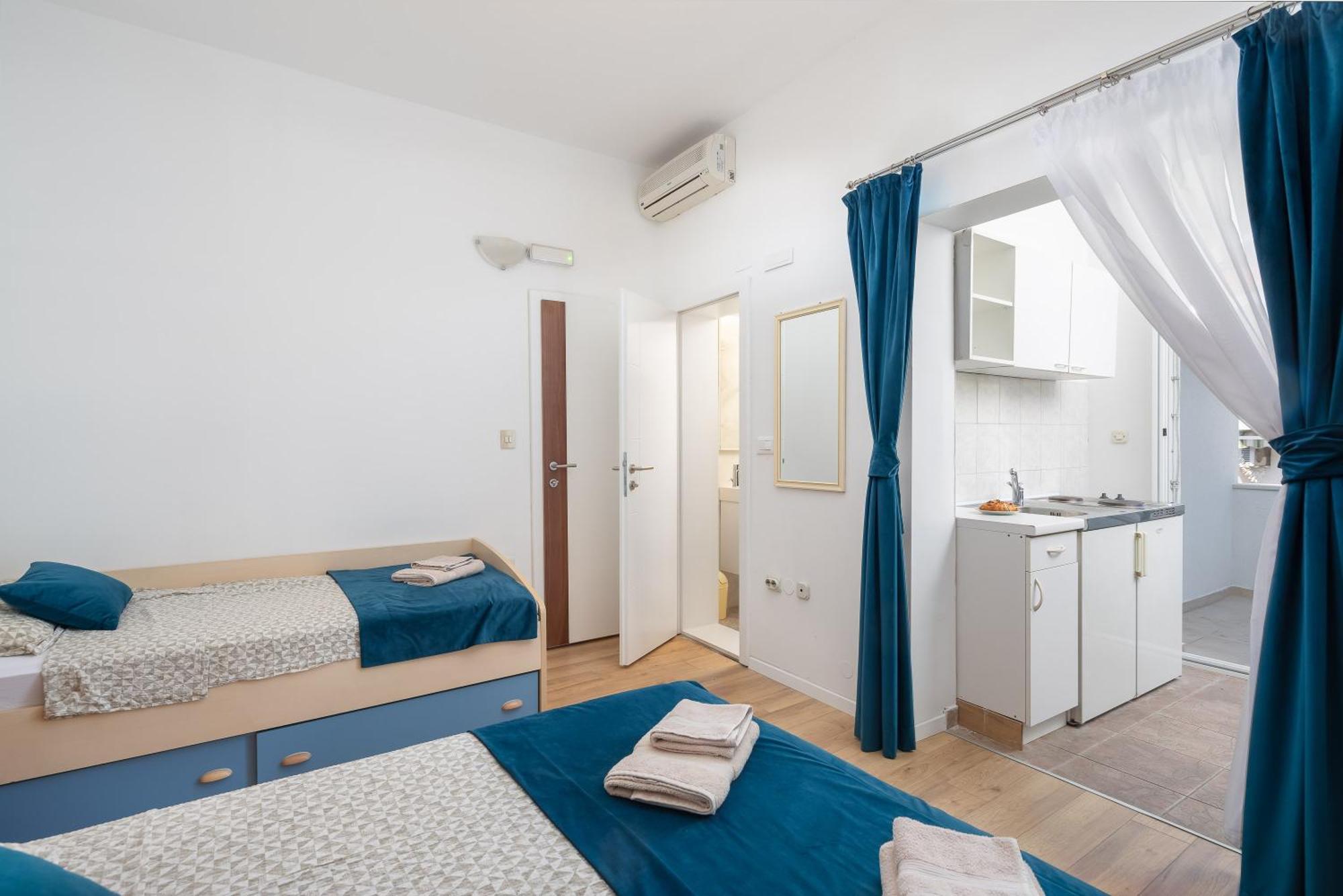 Magnolia Center Apartments Макарська Номер фото